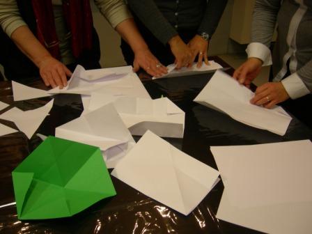 [foto laboratorio origami]